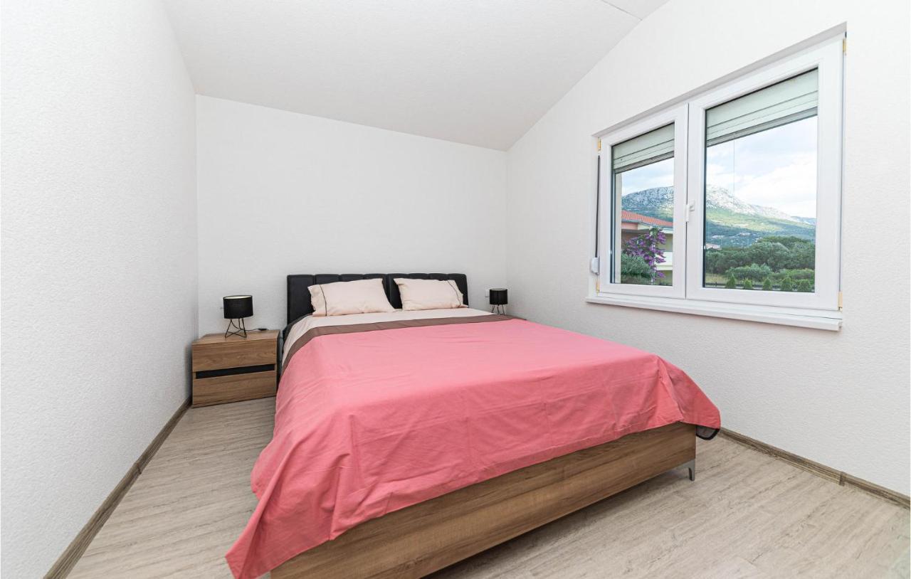 Stunning Apartment In Kastel Luksic With Wifi คาชเตลา ภายนอก รูปภาพ